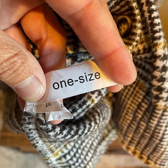 Shein Plaid Shirt Jacket Shacket - Picture 5 of 6